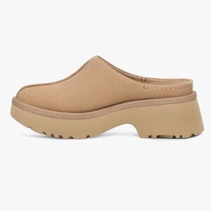 Women’s Uggs size 8 New Heights Clog